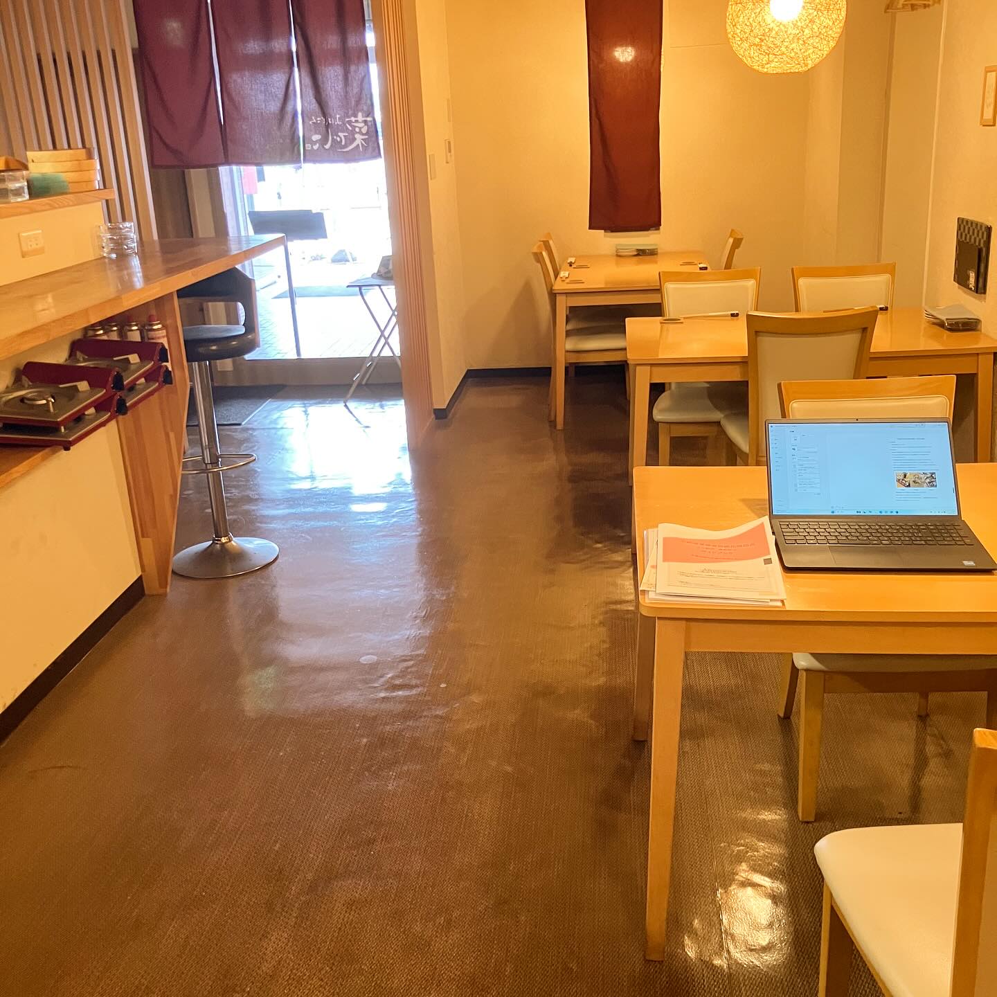 【おはしどころ菜でしこ】
〜連休させていただきます〜
⁡
⁡
7日(火)・8日(水)は
お休みさせていただきます。
⁡
⁡
⁡
新しい看板設置や
コース料理の変更など
お店の進化のために
色々と見直す時間に当てて行きます
⁡
⁡
日々の仕事の合間で
やっていこうとは思っていましたが
なかなかそれが難しく、、
⁡
思い切って営業を休ませていただいて
一気に仕上げたいと思ってます！
(ちょうどご予約もいただいてないので)
⁡
⁡
ご来店を検討されている方が
いらっしゃったらすみません
⁡
⁡
よろしくお願いします
⁡
⁡
⁡
⁡
⁡
⁡
〜パート・アルバイト募集中️〜
⁡
一緒にお店を
盛り上げていただける方を
募集中です️
⁡
⁡
・時給1080円
⁡
・募集人数＝1人(ホールスタッフ)
⁡
・18:00〜23:00(変動あり)
　
・おいしいまかない付き
　(持ち帰りでも大丈夫です)
⁡
落ち着いた雰囲気のお店で
お客様も良い方ばかりです
⁡
⁡
今勤めてもらっているアルバイトさんも
優しい性格の人達なので
働きやすいと思いますよ
⁡
超超人気店にする為、
チカラを貸してください🤲🤲
⁡
〜お問い合わせ〜
⁡
お店　0495-23-3058
携帯　080-3455-4951
インスタDMでも大丈夫です‍♂️
⁡
⁡
【埼玉県本庄駅徒歩30秒】
【月曜定休】
【駐車場️3台有り】
【インスタのメッセージお問合せ】
【詳しくはプロフールまで】
⁡
※インボイス対応しております
⁡
⁡
⁡