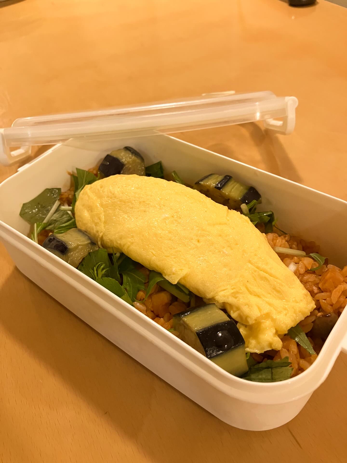 【おはしどころ菜でしこ】
〜オムライス〜
⁡
⁡
ある日のまかない。
(持ち帰り)
⁡
⁡
みんな大好きなオムライス️
⁡
アルバイトさんの
リクエストに答えて作りました
⁡
⁡
⁡
⁡
〜パート・アルバイト募集中️〜
⁡
一緒にお店を
盛り上げていただける方を
募集中です️
⁡
⁡
・時給1150円
⁡
・募集人数＝1人(ホールスタッフ)
⁡
・18:00〜23:00(変動あり)
　
・おいしいまかない付き
　(持ち帰りでも大丈夫です)
⁡
落ち着いた雰囲気のお店で
お客様も良い方ばかりです
⁡
⁡
今勤めてもらっているアルバイトさんも
優しい性格の人達なので
働きやすいと思いますよ
⁡
超超人気店にする為、
チカラを貸してください🤲🤲
⁡
⁡
〜〜〜〜
⁡
⁡
【埼玉県本庄駅徒歩30秒】
【月曜定休】
【駐車場️3台有り】
【インスタのメッセージお問合せ】
【詳しくはプロフールまで】
⁡
※インボイス対応しております
⁡
⁡
⁡