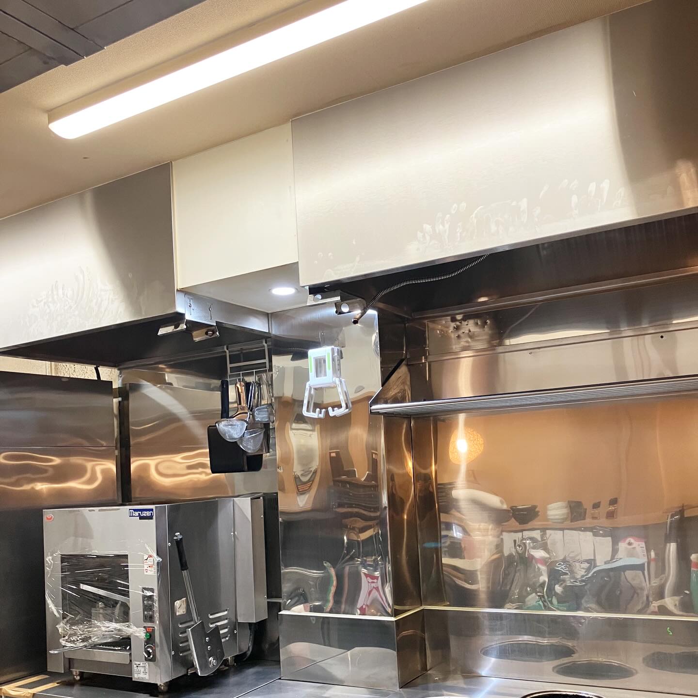 【おはしどころ菜でしこ】
〜大掃除🧹〜
⁡
⁡
⁡
今年一年ありがとうございました️
⁡
⁡
月並ではありますが、
ご来店いただいたお客様に
感謝申し上げます
⁡
支えてくれてる
アルバイトさんも
さらにさらにレベルアップしてくれて
めちゃくちゃ助かりました！
⁡
来年はみんな卒業で
悲しいな、、
と思ってたら
実は再来年卒業らしく、、
嬉しい誤算️
⁡
⁡
4ヶ月後位に新しい看板も出来るし
来年は色々チャレンジしていこうと思います！
⁡
⁡
12月の繁忙期をトラブル無く
乗り越えてくれた調理場にも
感謝の気持ちを込めて大掃除
⁡
⁡
後は今から棚卸しと
事務仕事か。
⁡
正直
ちょっと面倒くさいな
⁡
⁡
⁡
⁡
⁡
〜パート・アルバイト募集中️〜
⁡
一緒にお店を
盛り上げていただける方を
募集中です️
⁡
⁡
・時給1150円
⁡
・募集人数＝1人(ホールスタッフ)
⁡
・18:00〜23:00(変動あり)
　
・おいしいまかない付き
　(持ち帰りでも大丈夫です)
⁡
落ち着いた雰囲気のお店で
お客様も良い方ばかりです
⁡
⁡
今勤めてもらっているアルバイトさんも
優しい性格の人達なので
働きやすいと思いますよ
⁡
超超人気店にする為、
チカラを貸してください🤲🤲
⁡
〜お問い合わせ〜
⁡
【埼玉県本庄駅徒歩30秒】
【月曜定休】
【駐車場️3台有り】
【インスタのメッセージお問合せ】
【詳しくはプロフールまで】
⁡
※インボイス対応しております
⁡
⁡
本庄誕生日
本庄両家顔合わせ
本庄アルバイト
⁡