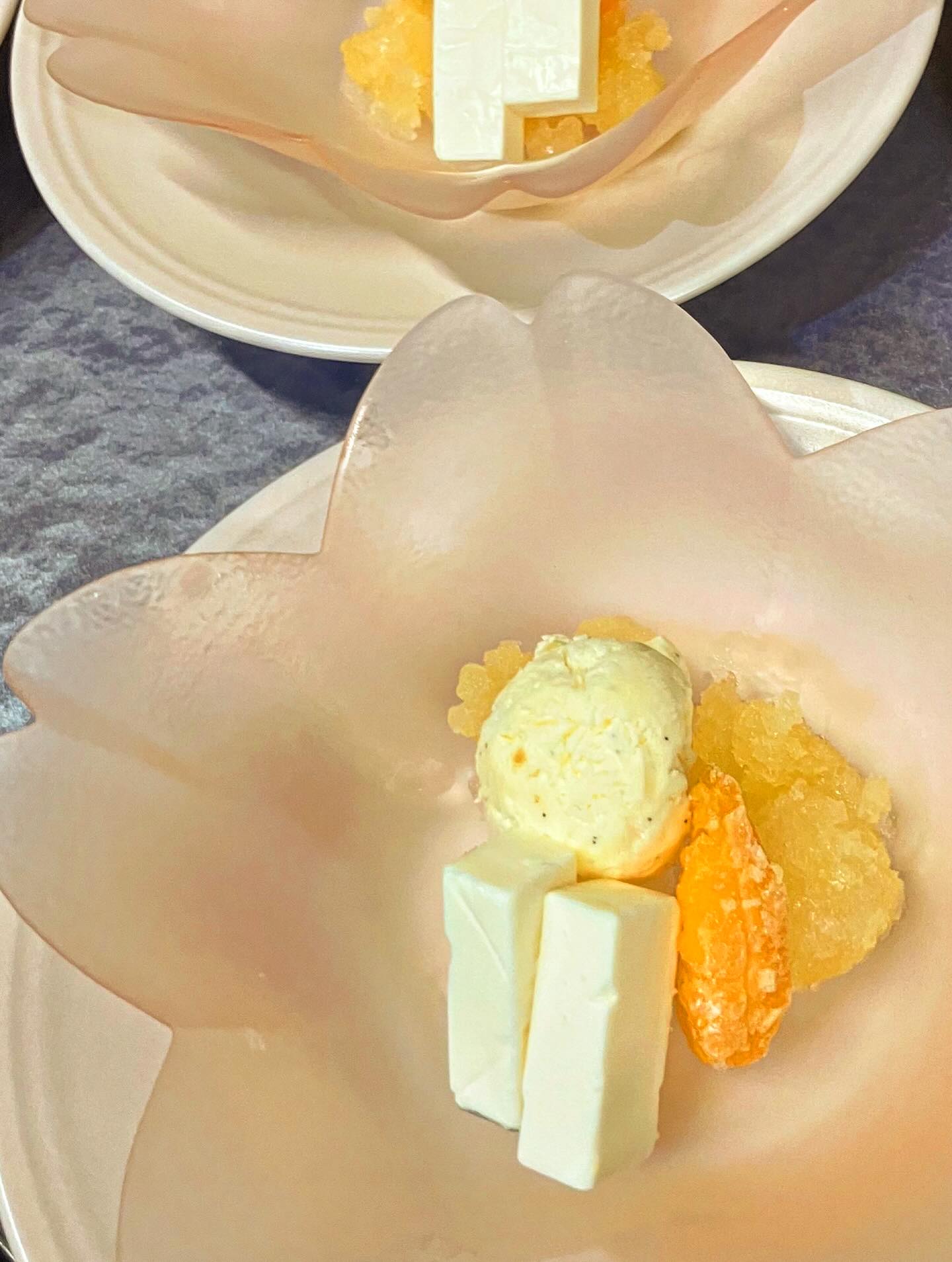 【おはしどころ菜でしこ】
〜冷凍みかんの小さなパフェ〜
・みかんシャーペット
・自家製バニラアイス
・みかんのチーズ
・冷凍みかん
大人になると
冷凍みかんってあまり
食べないですよね。
たまに食べると美味しいものです。
少なくても僕は大好きですね
〜パート・アルバイト募集中️〜
一緒にお店を
盛り上げていただける方を
募集中です️
・時給1150円
・募集人数=1人(ホールスタッフ)
・18:00〜23:00(変動あり)
・おいしいまかない付き
(持ち帰りでも大丈夫です)
落ち着いた雰囲気のお店で
お客様も良い方ばかりです
今勤めてもらっているアルバイトさんも
優しい性格の人達なので
働きやすいと思いますよ
超超人気店にする為、
チカラを貸してください🤲🤲
〜お問い合わせ〜
【埼玉県本庄駅徒歩30秒】
【月曜定休】
【駐車場️3台有り】
【インスタのメッセージお問合せ】
【詳しくはプロフールまで】
※インボイス対応しております
