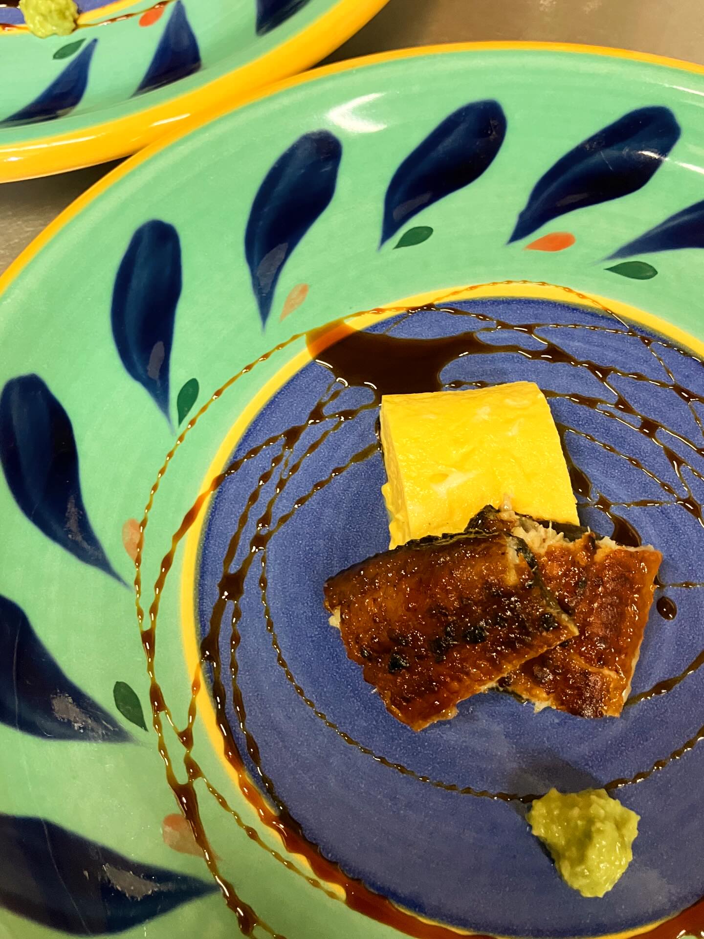 【おはしどころ菜でしこ】
〜焼きたてうなぎの和風オムレツ〜
⁡
⁡
香ばしいうなぎと
ふわふわのオムレツ。
⁡
⁡
うなぎのタレをベースに作ったソースと
わさびをお好みで。
⁡
⁡
先日の7500円のコースの一品です
⁡
⁡
⁡
〜パート・アルバイト募集中️〜
⁡
一緒にお店を
盛り上げていただける方を
募集中です️
⁡
⁡
・時給1150円
⁡
・募集人数＝1人(ホールスタッフ)
⁡
・18:00〜23:00(変動あり)
　
・おいしいまかない付き
　(持ち帰りでも大丈夫です)
⁡
落ち着いた雰囲気のお店で
お客様も良い方ばかりです
⁡
⁡
今勤めてもらっているアルバイトさんも
優しい性格の人達なので
働きやすいと思いますよ
⁡
超超人気店にする為、
チカラを貸してください🤲🤲
⁡
⁡
〜お問い合わせ〜
⁡
【埼玉県本庄駅徒歩30秒】
【月曜定休】
【駐車場️3台有り】
【インスタのメッセージお問合せ】
【詳しくはプロフールまで】
⁡
※インボイス対応しております
⁡
⁡
⁡