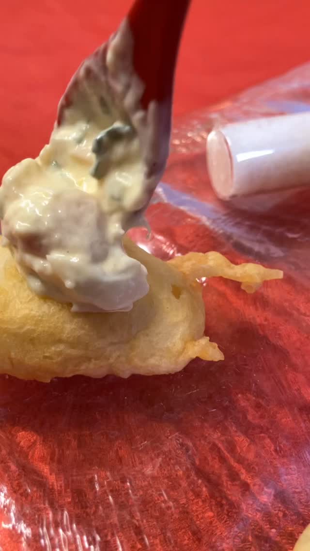 【おはしどころ菜でしこ】
〜名物 ささみ天〜
⁡
⁡
中はしっとり。
外はふわっと軽く。
⁡
⁡
ささみに
自家製の梅タルタルを合わせています。
⁡
⁡
菜でしこの
人気の一品です。
⁡
⁡
〜〜〜〜〜〜〜〜〜〜〜〜〜〜〜
⁡
遊び心あるカジュアル和食
⁡
本庄駅徒歩30秒
🍽一品 590〜990円
⁡
ご友人・カップル・ご接待
⁡
駐車場2台
⁡
※パートさん・アルバイトさん募集中
⁡