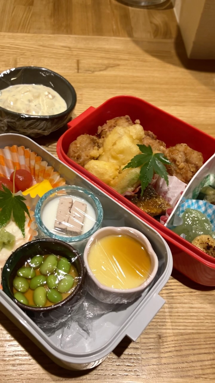 【おはしどころ菜でしこ】
〜アルバイトの誕生日まかない〜
⁡
アルバイトの誕生日まかない
⁡
リクエストは、
唐揚げと梅タルタルでした️
⁡
喜んでもらえて何よりでした
⁡
～～～～～～～～～～～～
⁡
🍽遊び心ある料理と演出
名物 梅タルタルのささみ天
本庄駅南口 徒歩30秒
⁡
アルバイト応募はInstagramの
　　DMからお気軽にどうぞ
⁡