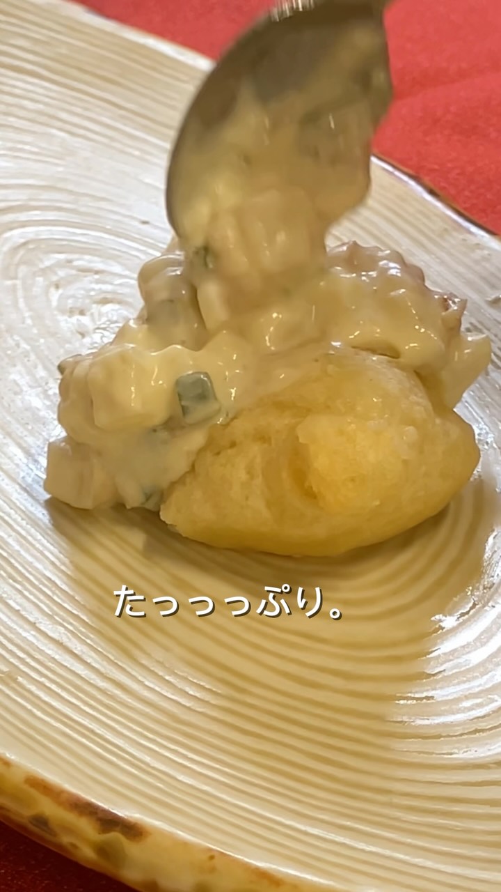 【おはしどころ菜でしこ】
〜梅タルタルは、たっぷりと〜
梅タルタルのささみ天。
梅の酸味と大葉の香りがあるので、
このくらいたっぷり付けても
意外と重たくありません。
少しずつ付けるより、
思い切ってたっぷりと。
その食べ方が、
いちばん美味しいと思っています️
~~~~~~~~~~~~
名物 梅タルタルのささみ天
🍽遊び心ある料理と演出
本庄駅南口 徒歩30秒
🥢一品料理は590円〜990円中心
InstagramのDMからご予約OK
